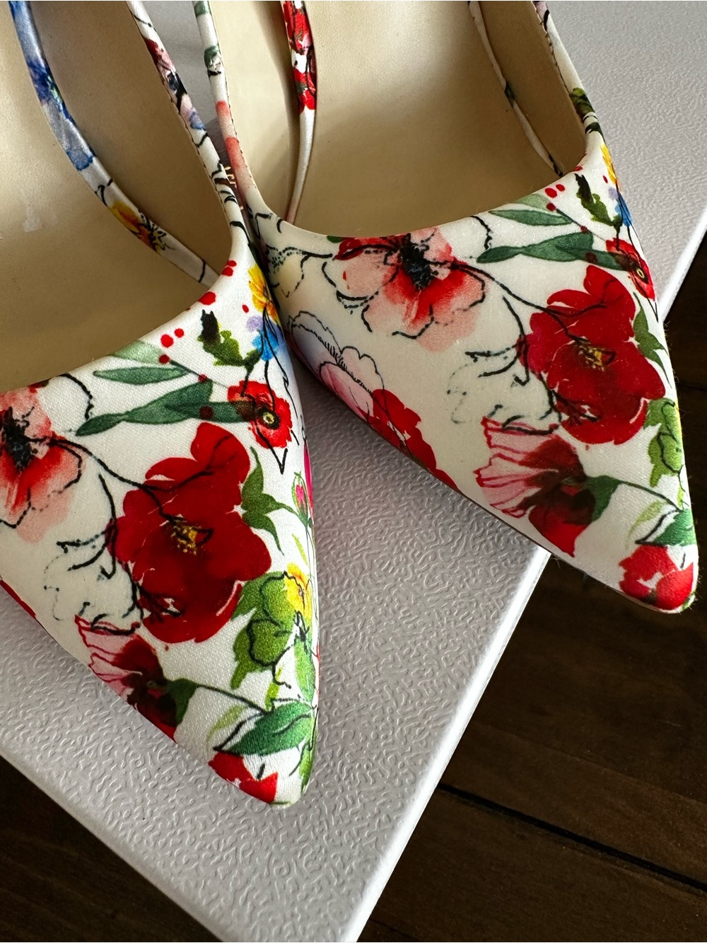 Jessica Simpson White Floral Pointed Toe Stiletto Pumps - Picture 5 of 8